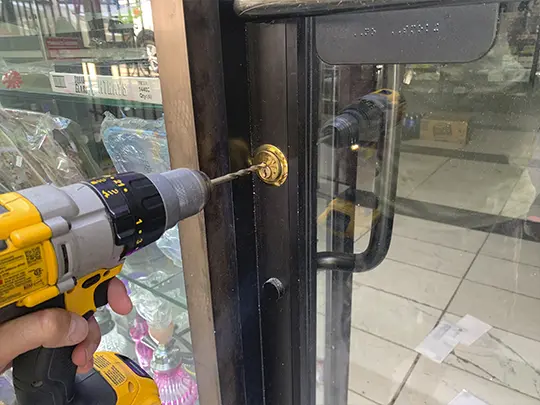 Store Locked out in bronx NY - 24/7 locksmith help